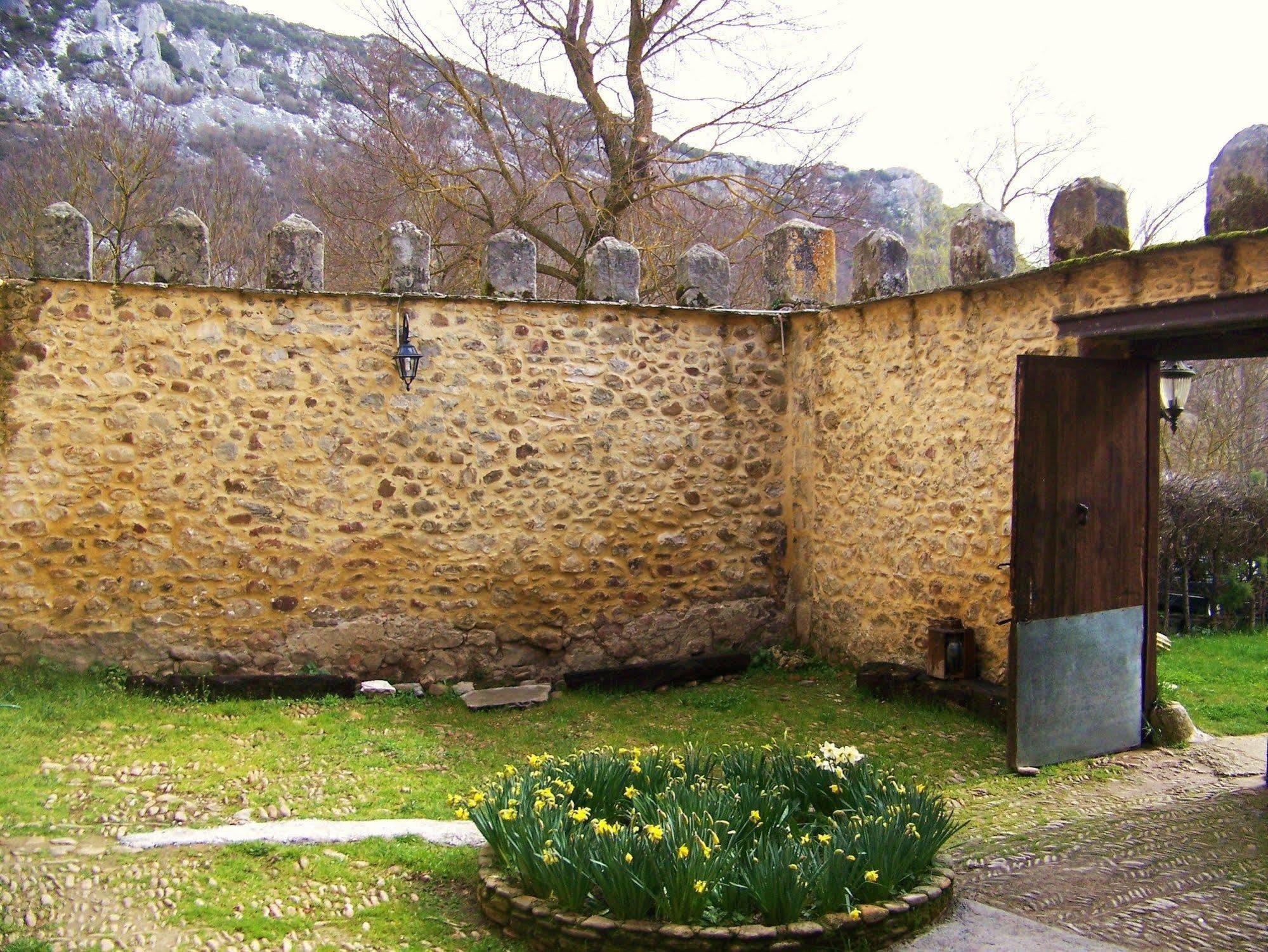 Palacio De Los Alvarado En Las Merindades El Ribero Exterior photo